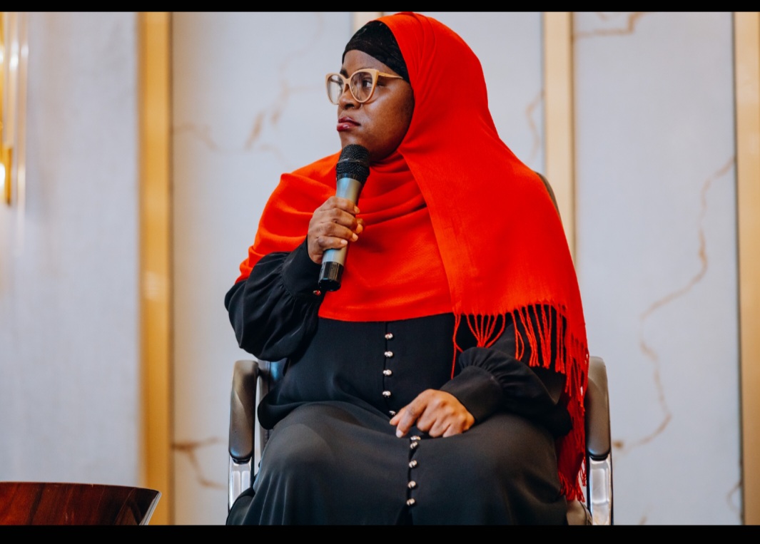 CONTRIBUTING TO BUILDING STRONGER BUSINESS COMMUNITIES